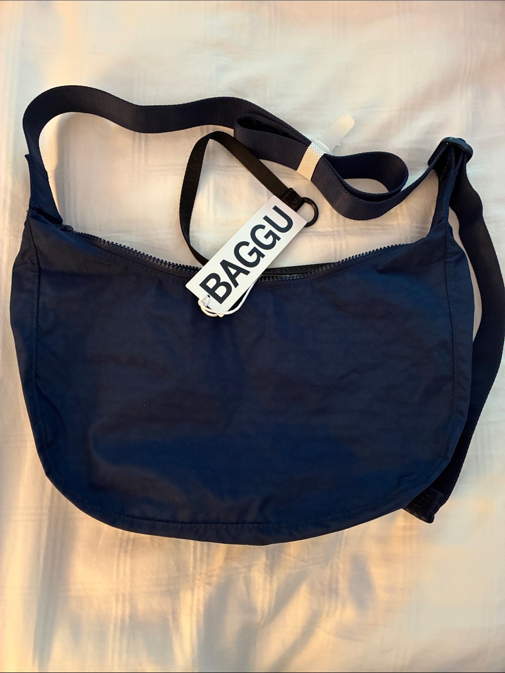 BAGGU Navy Medium Crescent